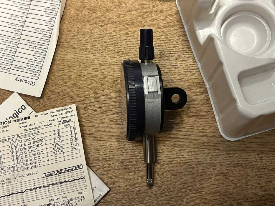 Mitutoyo 2046 S. Індикатор годинникового типу. 0,01мм.