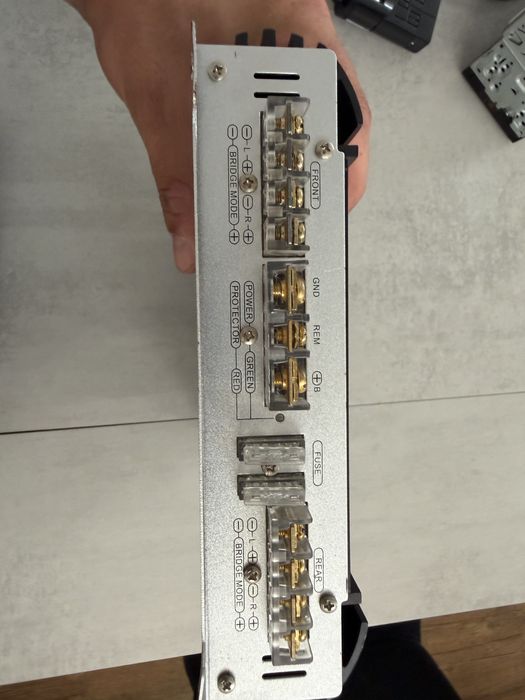 Amplificador Auto VTREK 300W