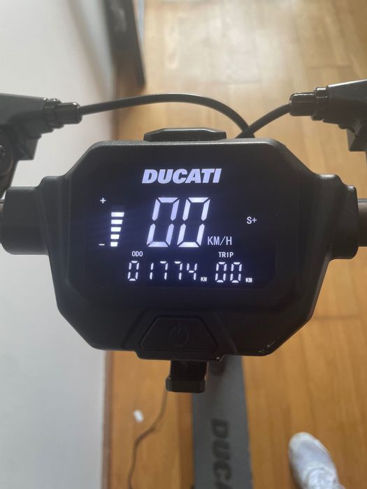 Trotinete Elétrica Ducati Pro-II Plus — Bragança