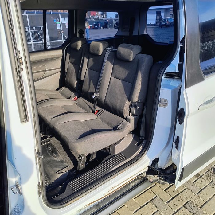 Продам авто Ford TOURNEO CONNECT 2013 р.в.