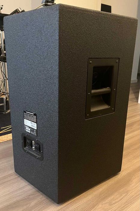 Duas Colunas Yamaha C115V 500W