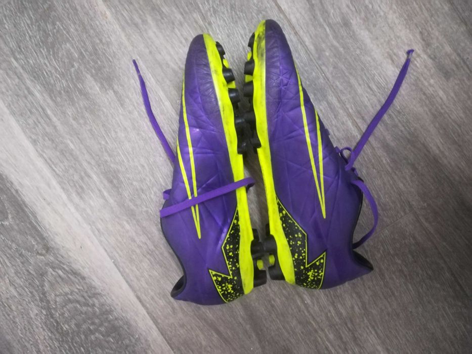 Chuteiras hypervenom