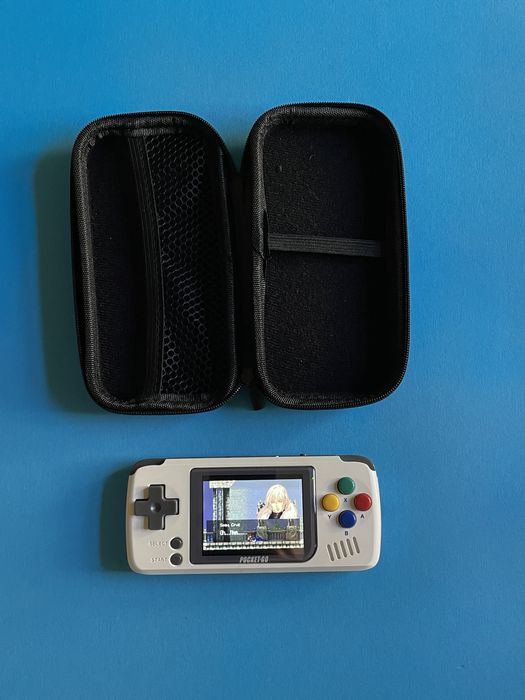 Pocket GO портативна консоль