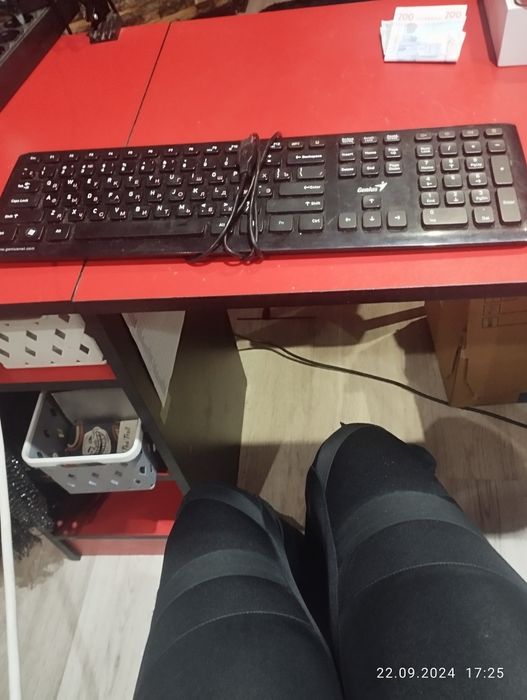 Продам клавиатуру