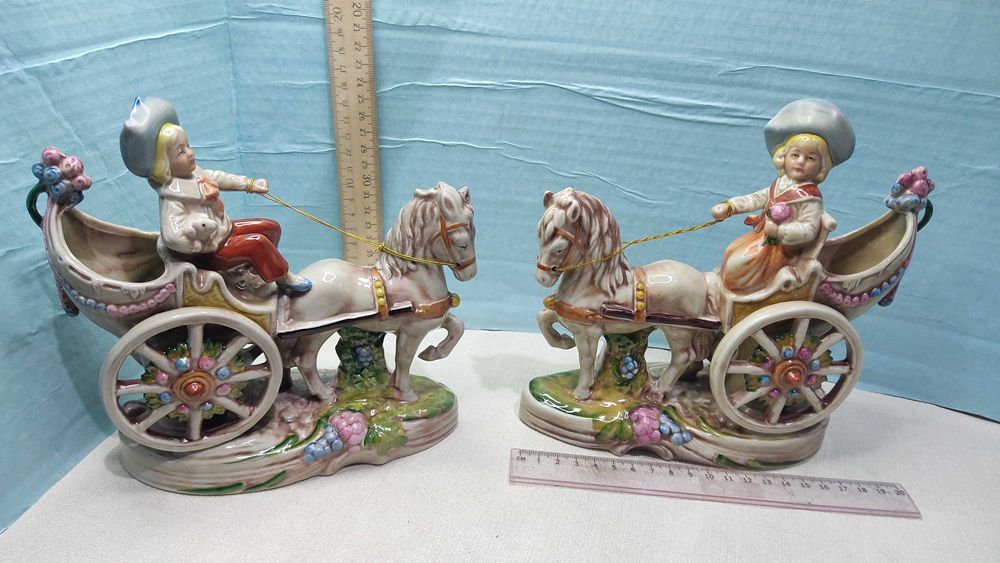 Статуэтка Девочка и мальчик на каретки с лошадкой Германия Липелсдорф.