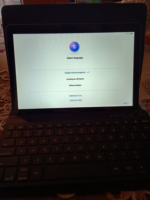 Tablet z klawiaturą