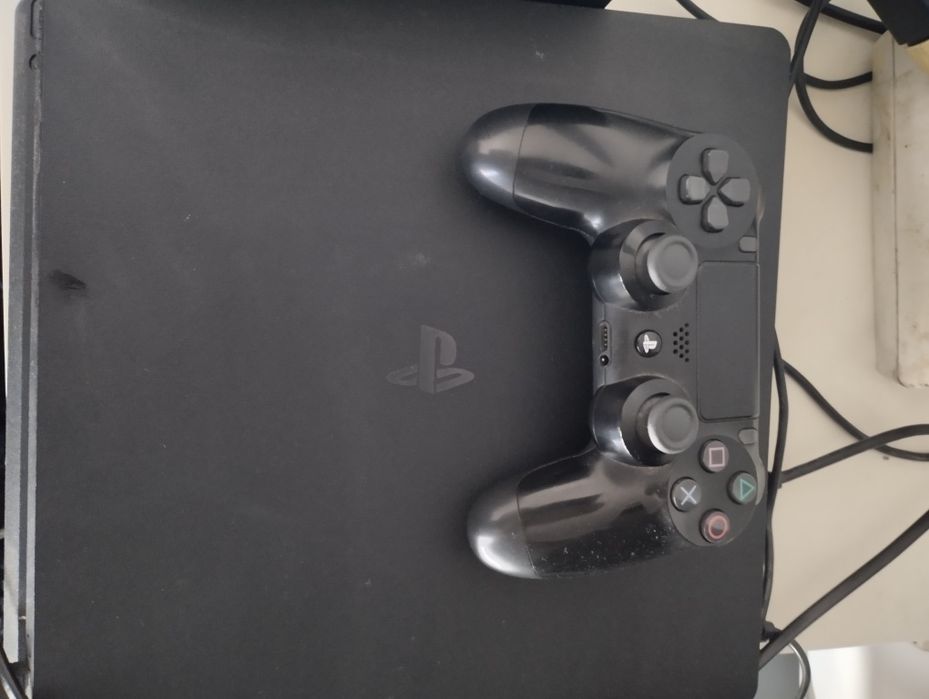 Vendo ps4 usada como nova