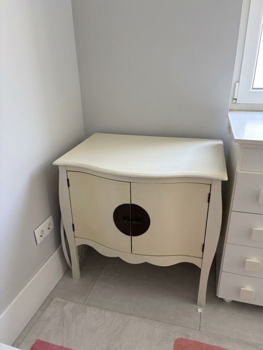 Movel branco usado