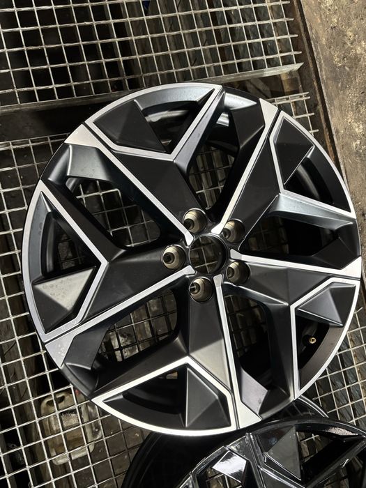 Felga aluminiowa 19” 5x108 PSA
