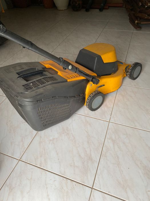 Máquina de cortar relva Electrolux Mep -nova