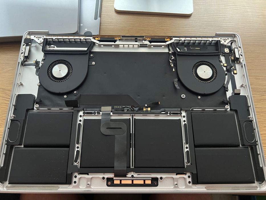 MacBook Pro 16’ 2019 A2141 корпус в зборі