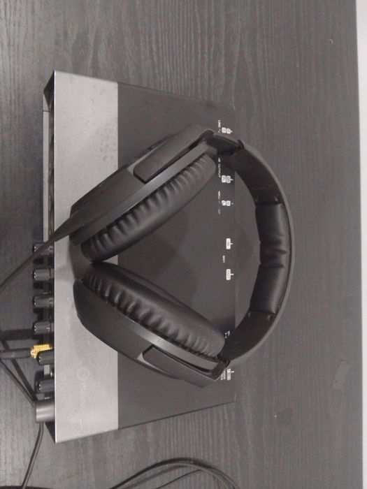 Interface de Audio Yamaha ur44c + Sennheiser HD200PRO