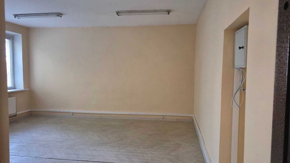 Оренда офісних приміщень у м. Бровари, вул. Металургів, 15