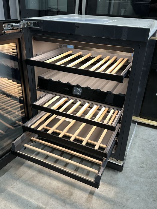 Стан Нової Винна шафа Miele KWTUS 7096 E