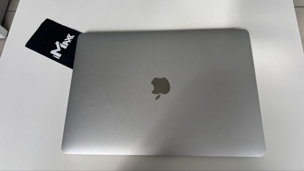 MacBook Air 13 2020 M1 8/512Gb Silver Повноцінний, Без блокувань та ремонтів 520€
