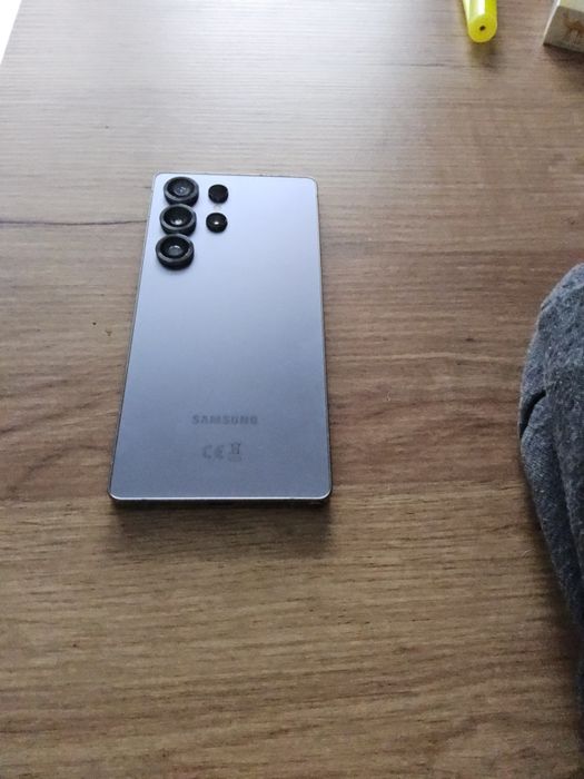 S25 Ultra stan igła