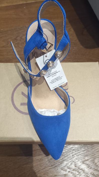 Niebieskie buty Kylie z diamentami
