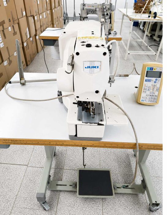 Máquina de Casear Camiseira Eletrônica JUKI LBH-1790S