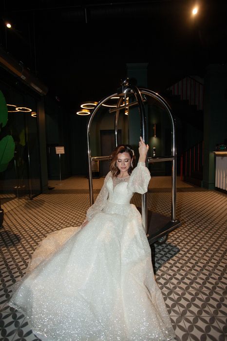 Весільна сукня )