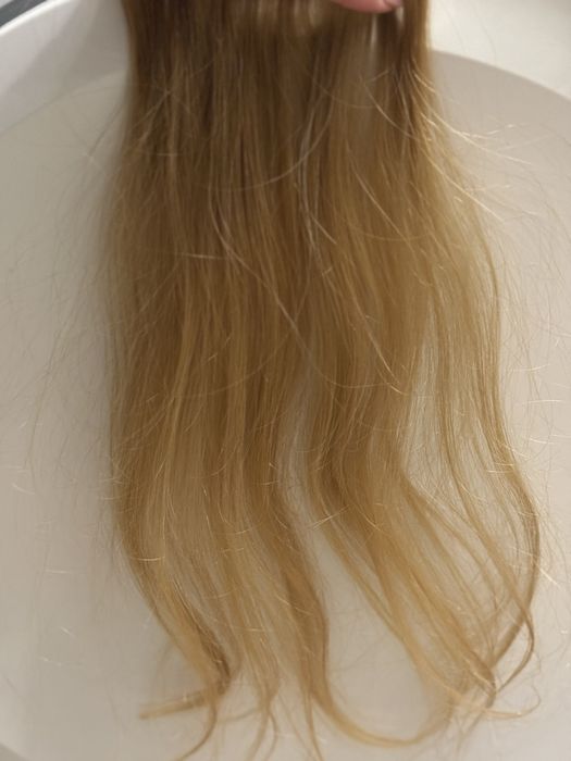 Натуральне  волосся на заколках