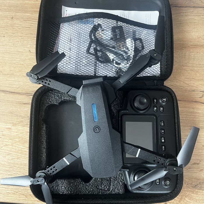 Дрон е88 з двома камерами в повній комплектації