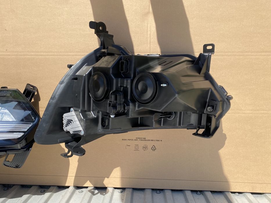 RENAULT MASTER 4 IV 2019 - lampa przednia reflektor przód