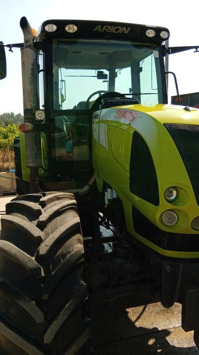 Trator Claas Arion 620  2012