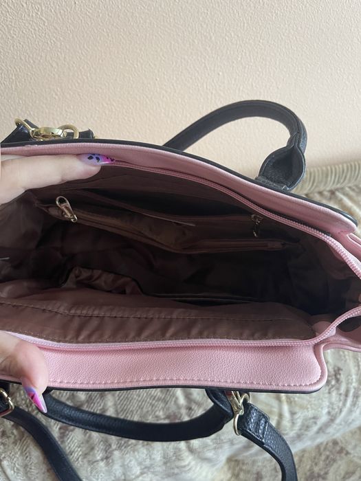 Жіночі сумочки різні