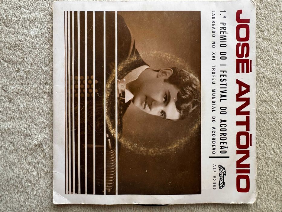 Disco vinil "1ºPrémio do 1 Festival do Acordeão", José António