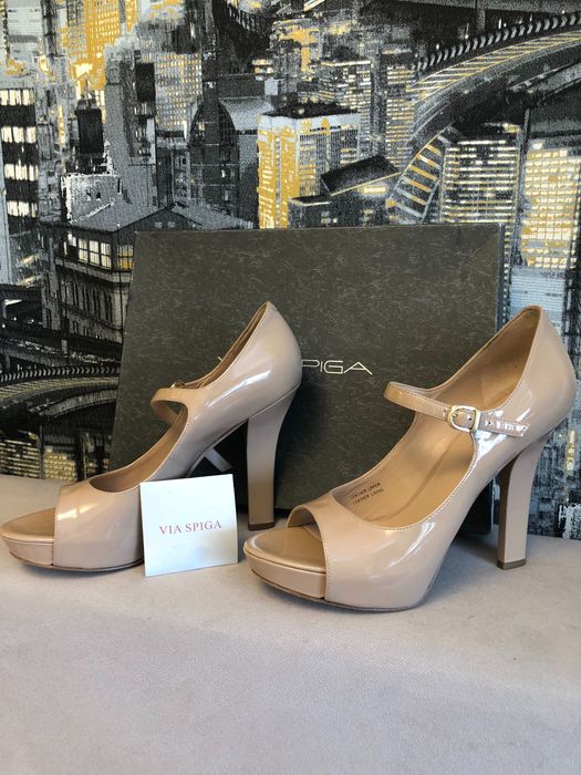 Продам новые лакированые туфли Via Spiga 8,5 размер
