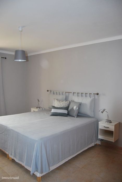 Apartamento T2 mobilado para arrendamento de curta duração em Alvor.