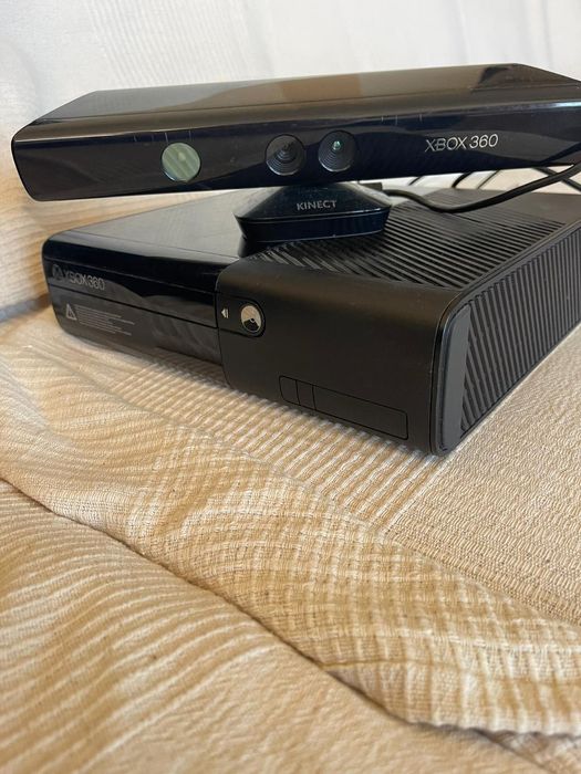 Xbox 360 + Kinect + Pad + Gry – Zestaw w świetnym stanie!