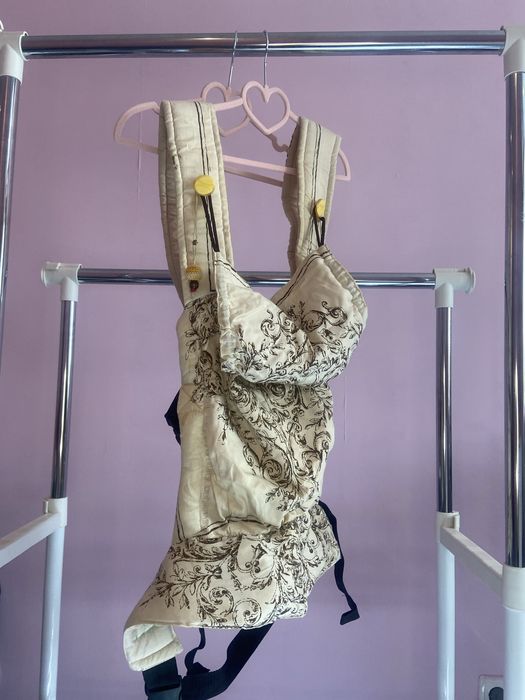 щіточка для волосся,ergo рюкзак,олійка,крем під підгузок