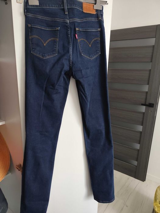Jeansy damskie Levis high rise straight