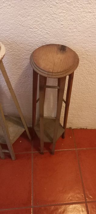 Suporte para vasos em madeira antigos