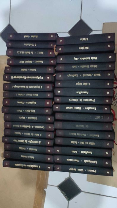 Os Grandes julgamentos - 33 Volumes