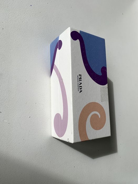 ocúlos de sol Prada com motivo 'carapaça de tartaruga' cinzento