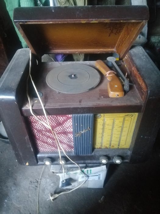 Продам радіолу Урал 53