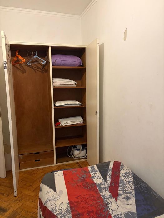 Quarto com casa de banho