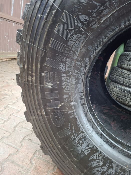 Opona Michelin 24x21. Piękna.