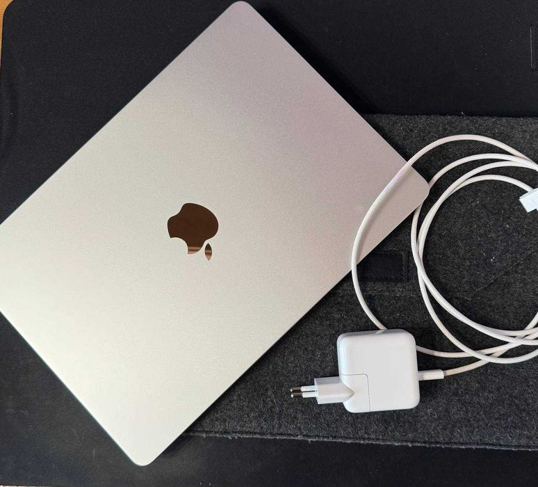 Apple MacBook Air 13" 2022 M2, 8GB RAM, 256GB SSD, Starlight