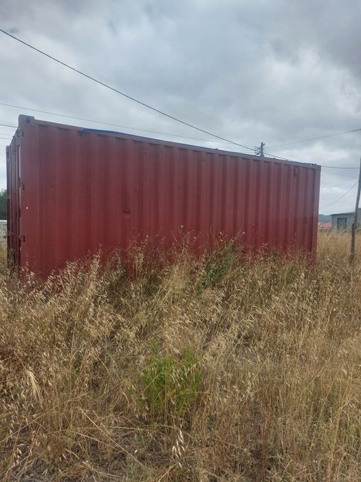 Vende-se  um contentor
