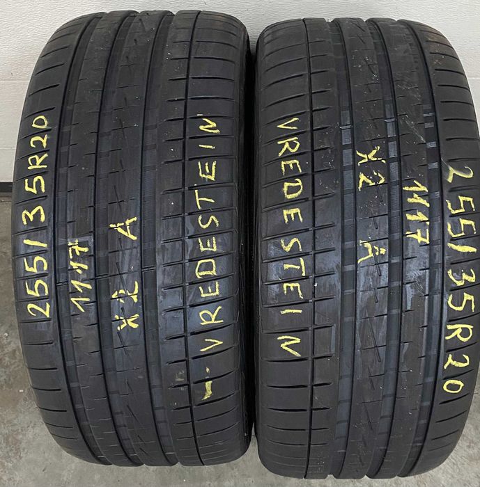 255/35ZR20 Vredestein