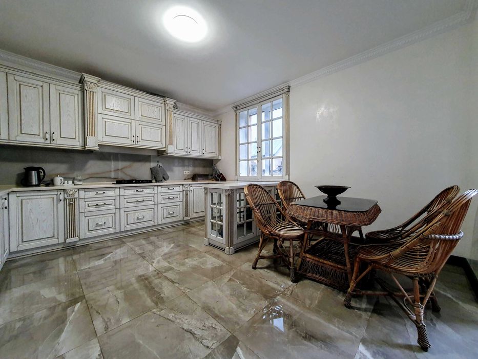 Здається 5-ти кімнатний БУДИНОК на ДОСЛІДНІЙ СТАНЦІЇ. Гараж на 2 авто.