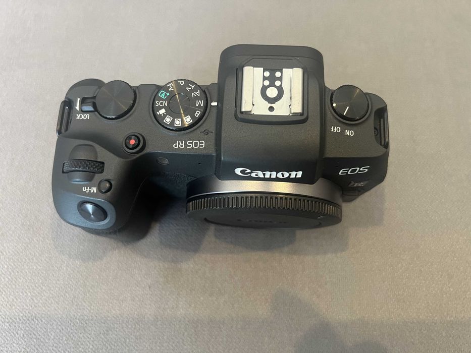 Canon EOS RP + Canon Mount Adapter EF-EOS R — Como Novo