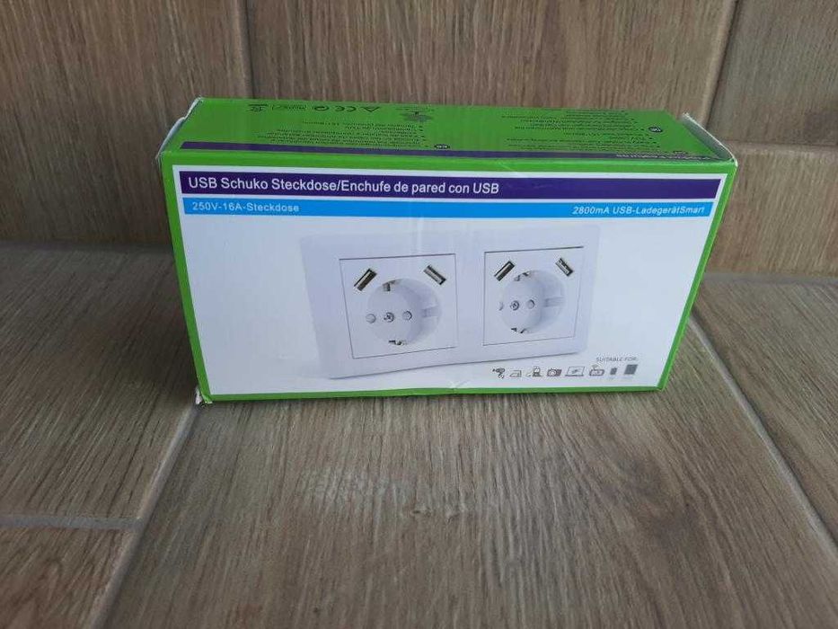 Розетка 2я 4 USB по 2,8 Ампера Schuko Steckdose