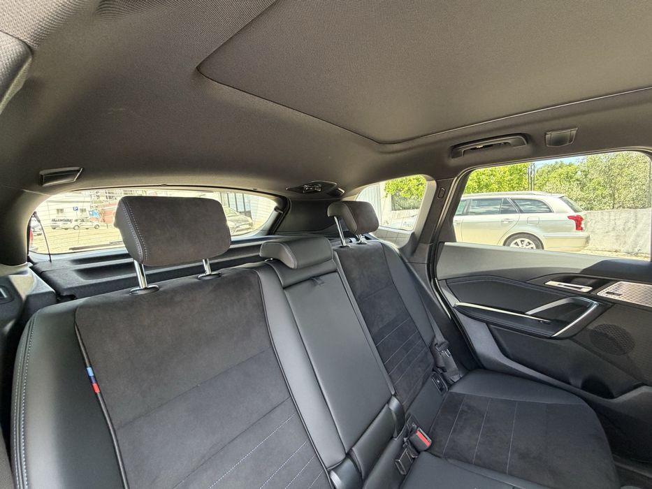Venda BMW iX1 edrive 20 - Versão Pack Desportivo M (interior e exterior) maio2025 _ OFERTA Wallbox nova