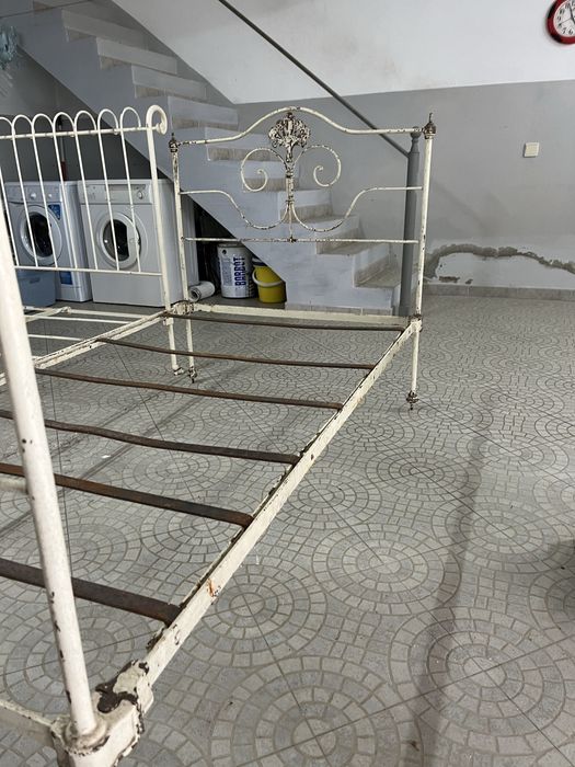 Camas de ferro antigas