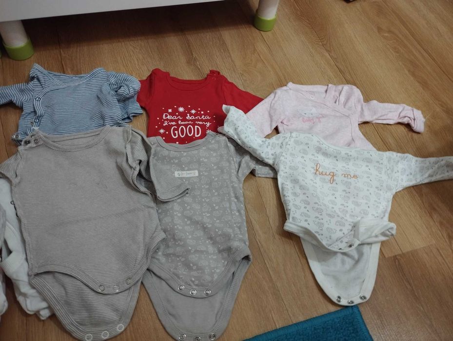 Ubranka dla dziewczynki 44-50-56 jak nowe!