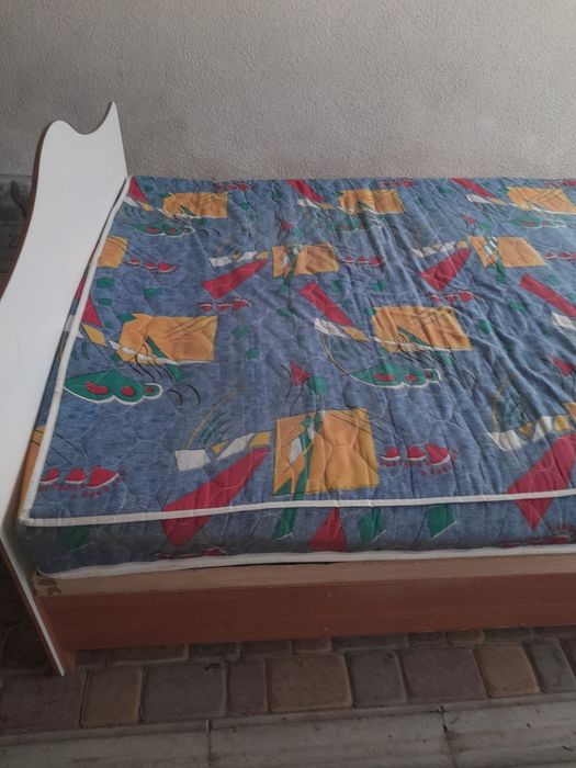 Ліжко двохспальне